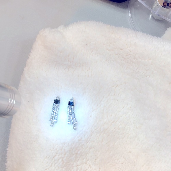 Vintage dangle earrings - Picture 7 of 8